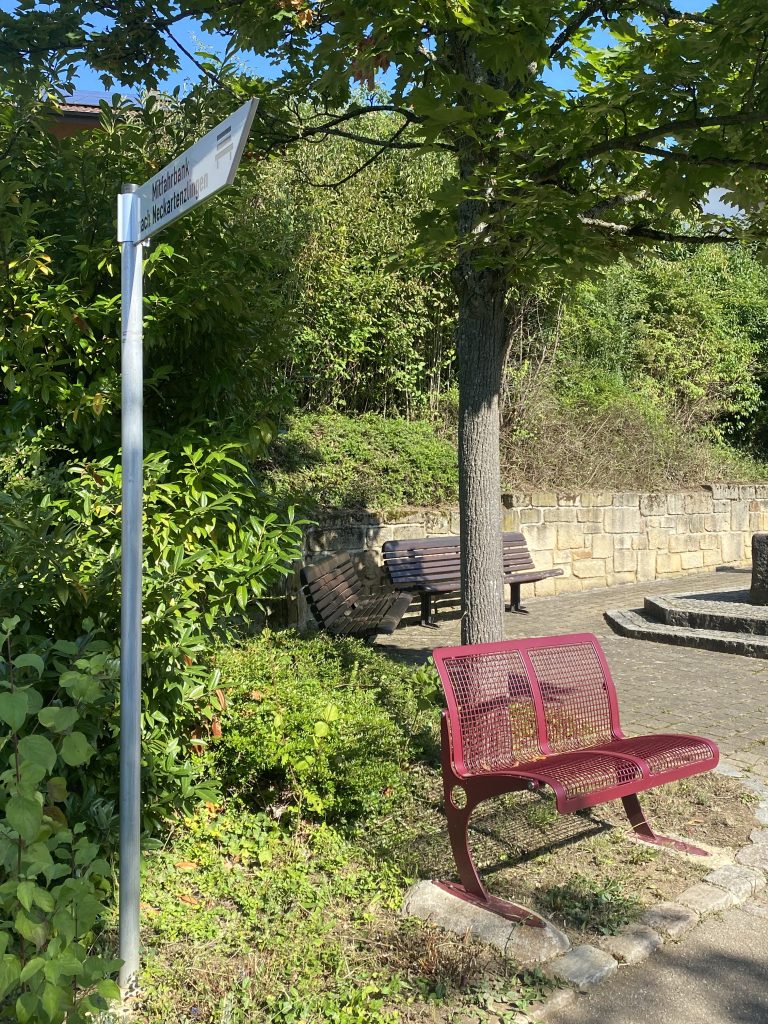 Bank_Neckartenzlingerstrasse-2